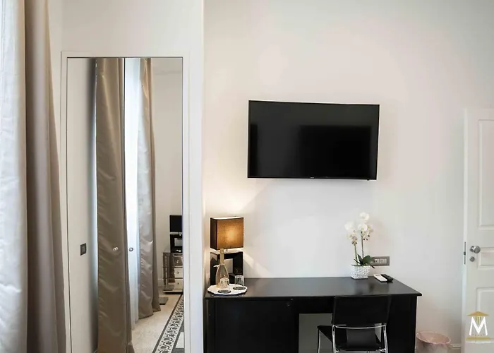 Museum Center Luxury Bed & Breakfast 4*